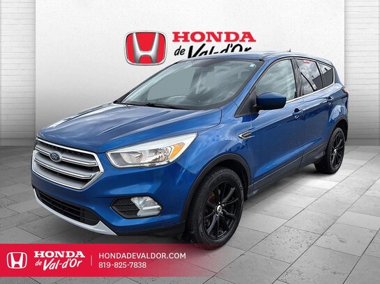 Ford Escape 4 portes SE, Traction intégrale 2017 2017 Bleu Ford Escape 4 portes SE, Traction intégrale 2017 2017 Bleu