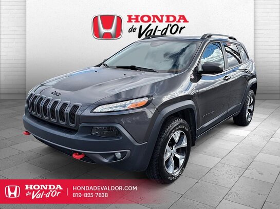 Jeep Cherokee Trailhawk 4 portes 4 roues motrices 2016 2016 Gris Jeep Cherokee Trailhawk 4 portes 4 roues motrices 2016 2016 Gris